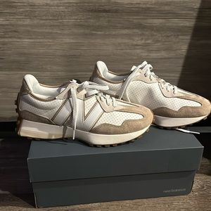 Brand new! New Balance 327